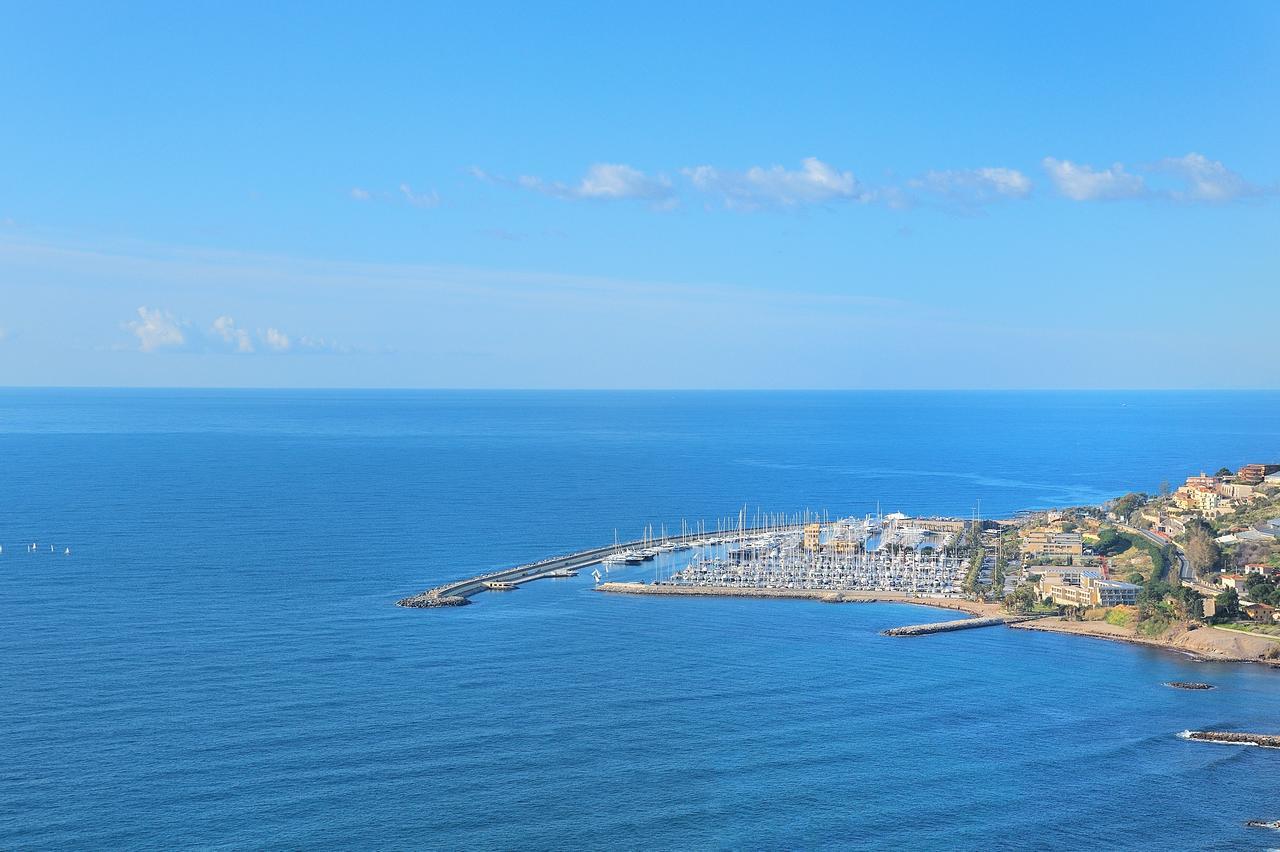 Silvia Degli Aregai Santo Stefano al Mare Exterior foto