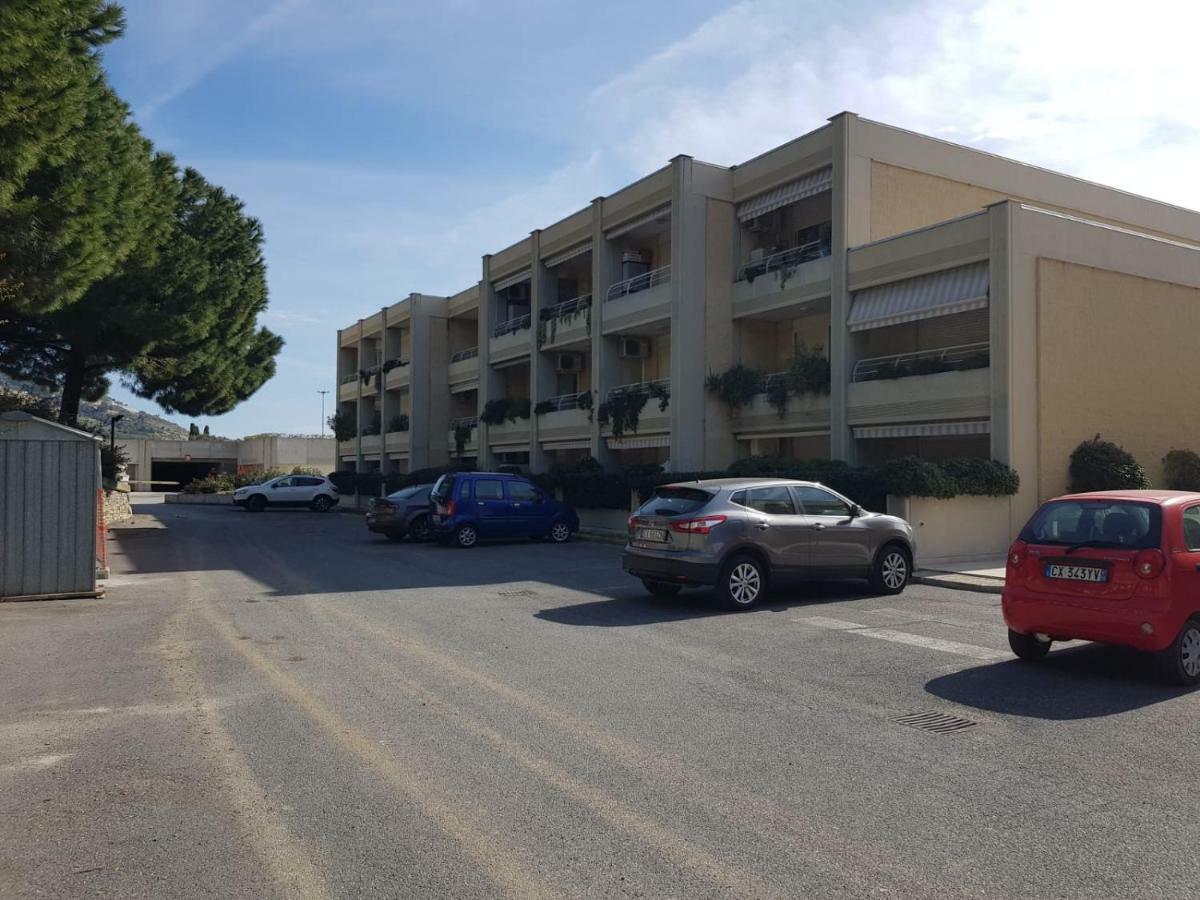 Silvia Degli Aregai Santo Stefano al Mare Exterior foto